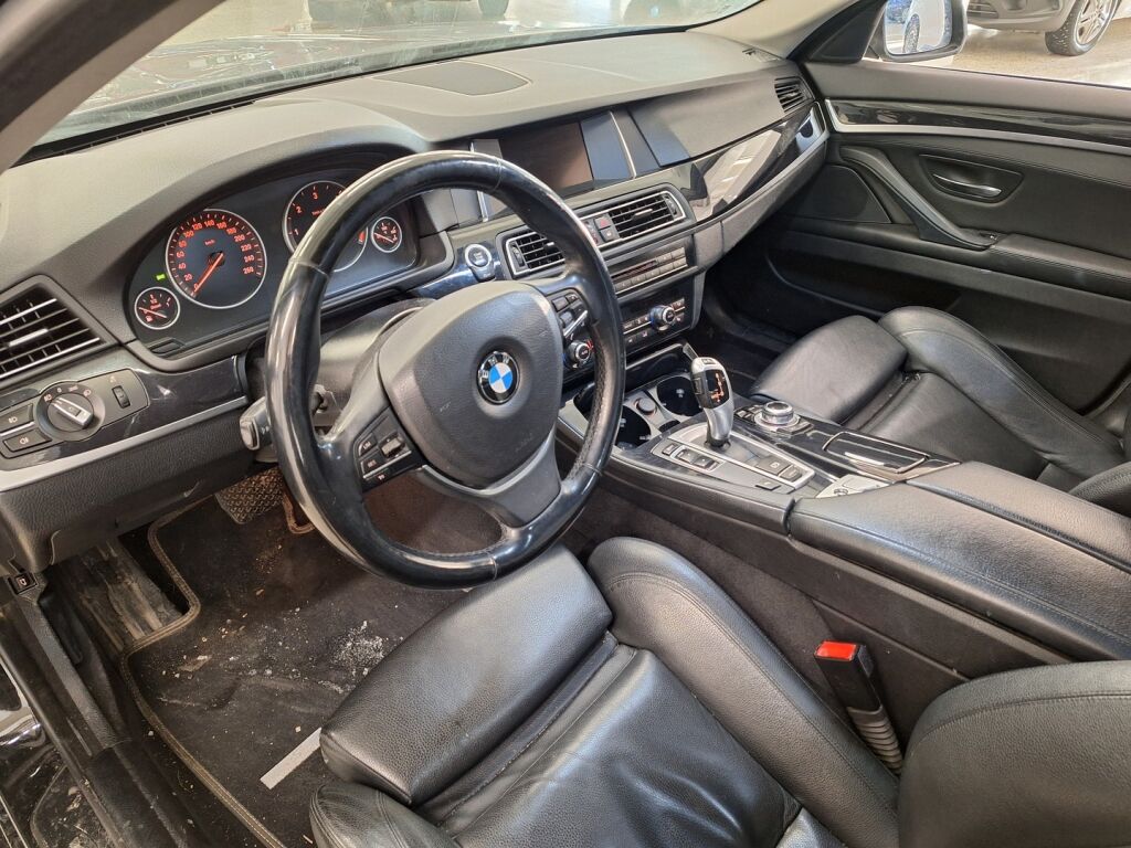 BMW 520 2016 Musta