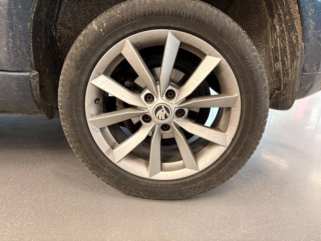 Skoda Yeti 2016 Sininen