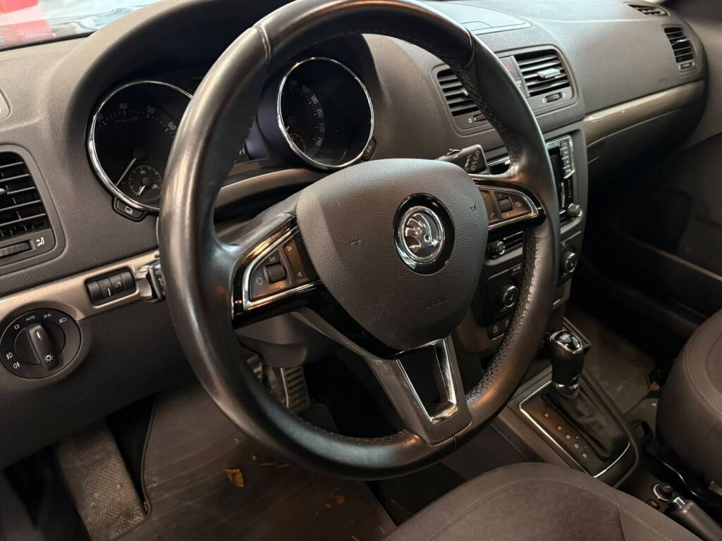 Skoda Yeti 2016 Sininen
