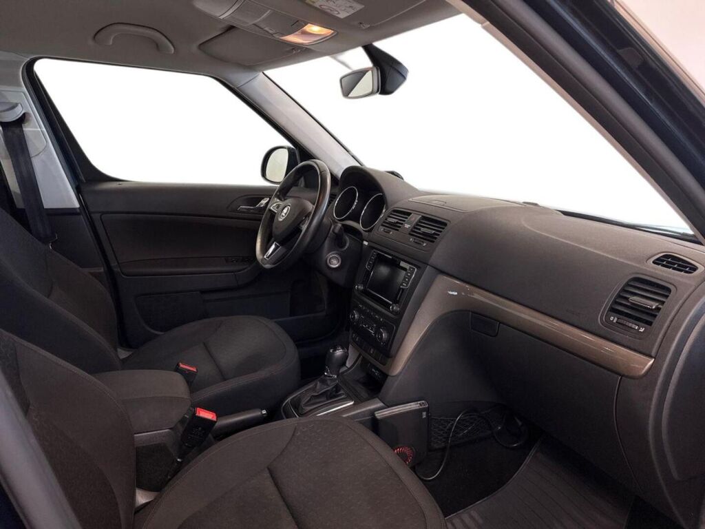 Skoda Yeti 2016 Sininen