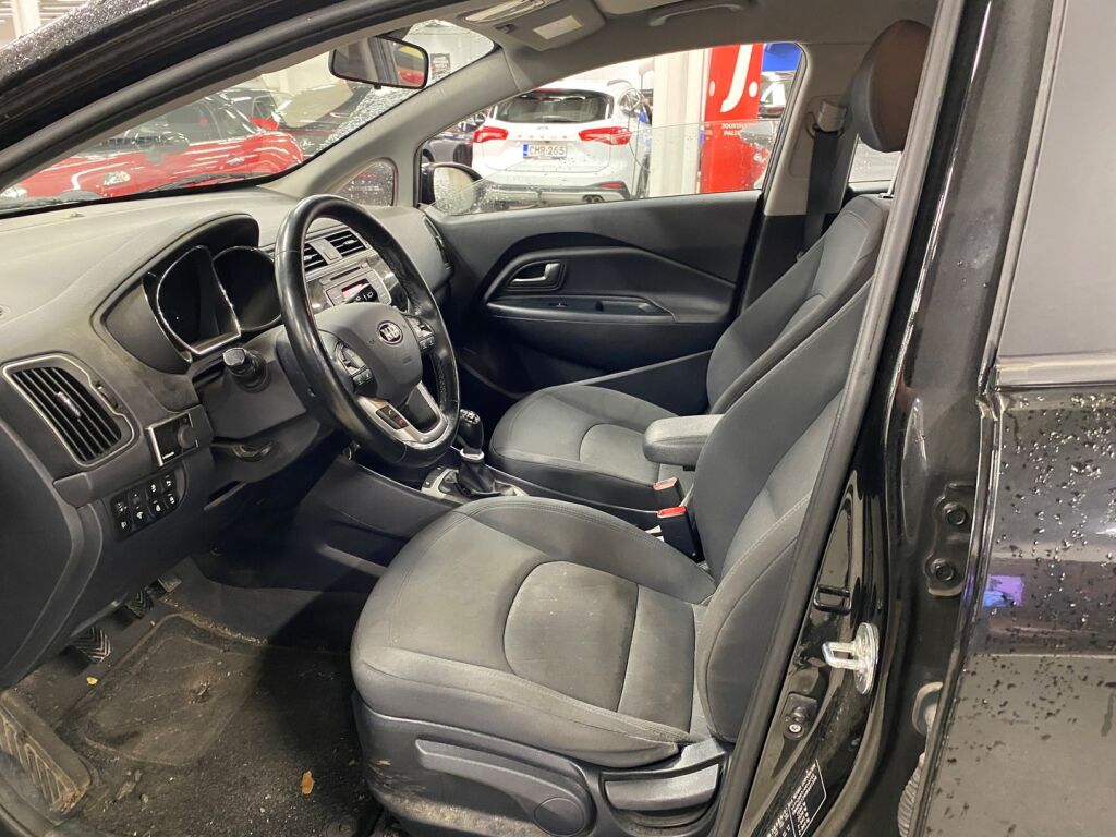 Kia Rio 2016 Musta
