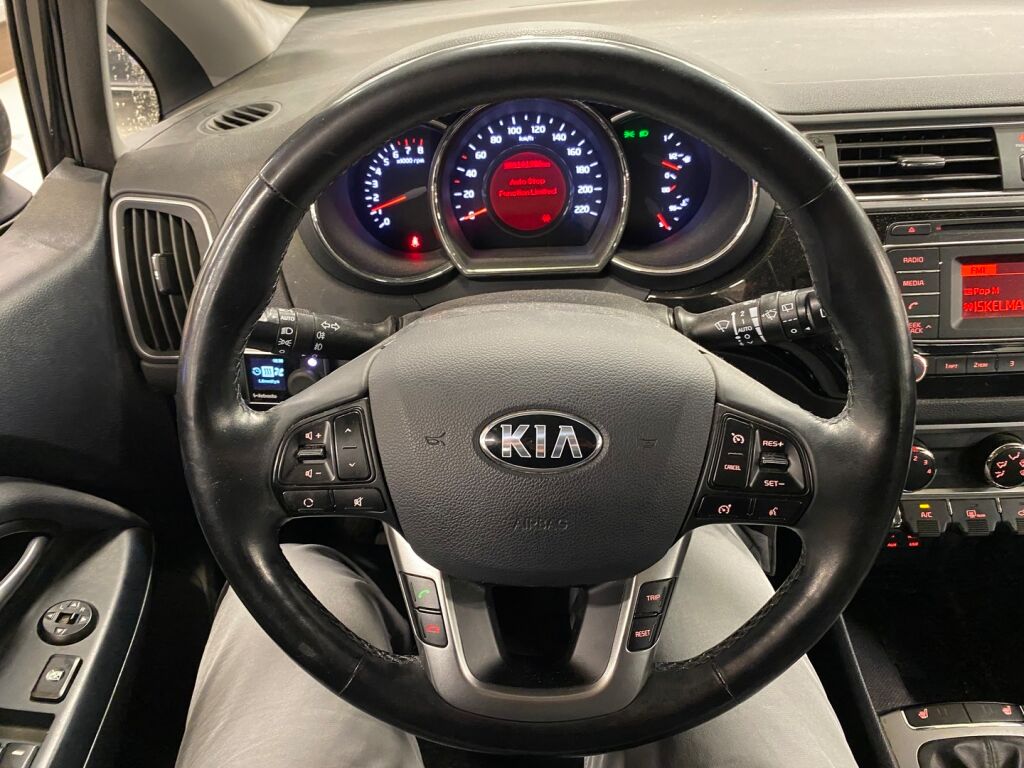 Kia Rio 2016 Musta