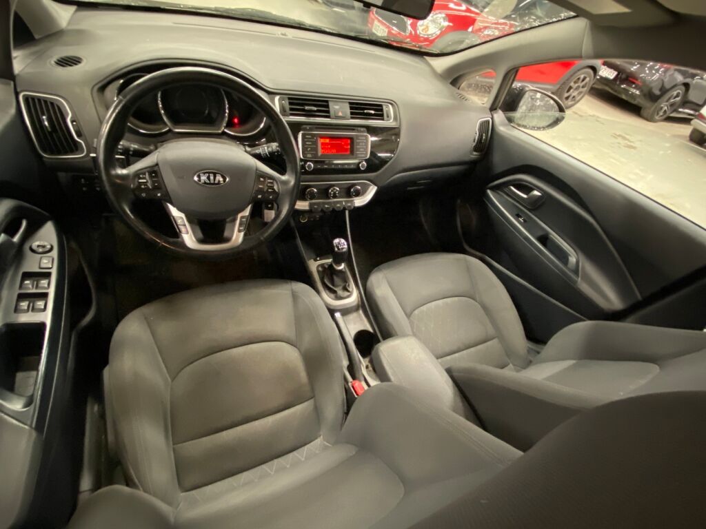 Kia Rio 2016 Musta