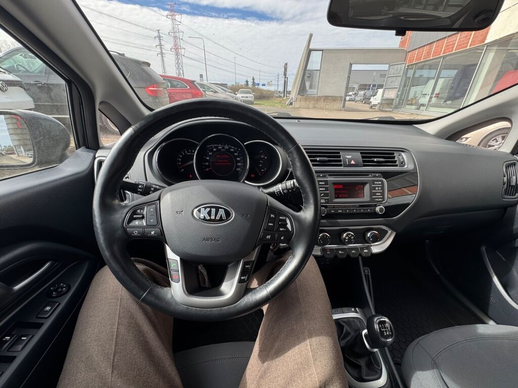 Kia Rio 2016 Sininen