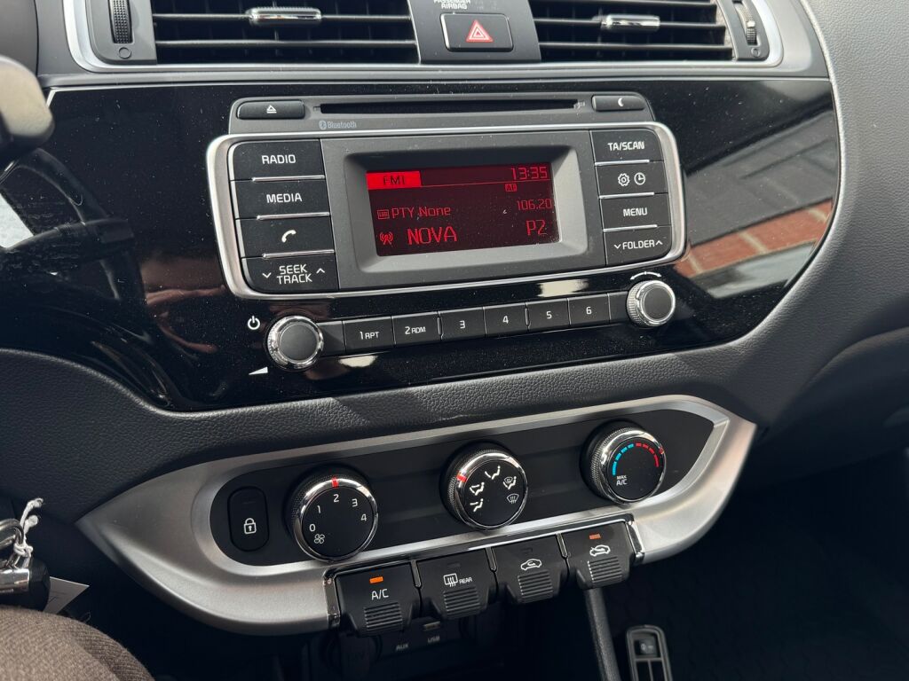 Kia Rio 2016 Sininen