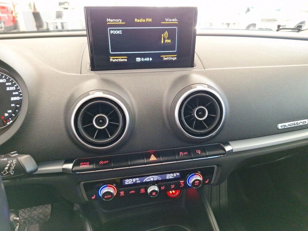Audi A3 2016 Punainen