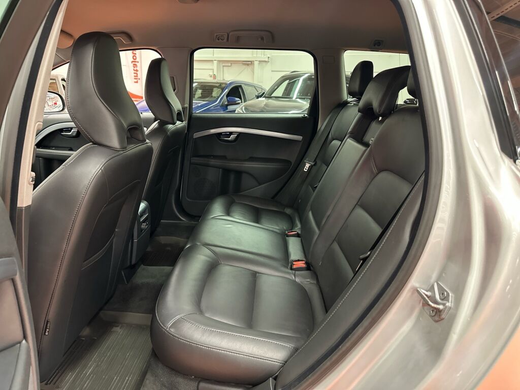 Volvo V70 2016 Harmaa