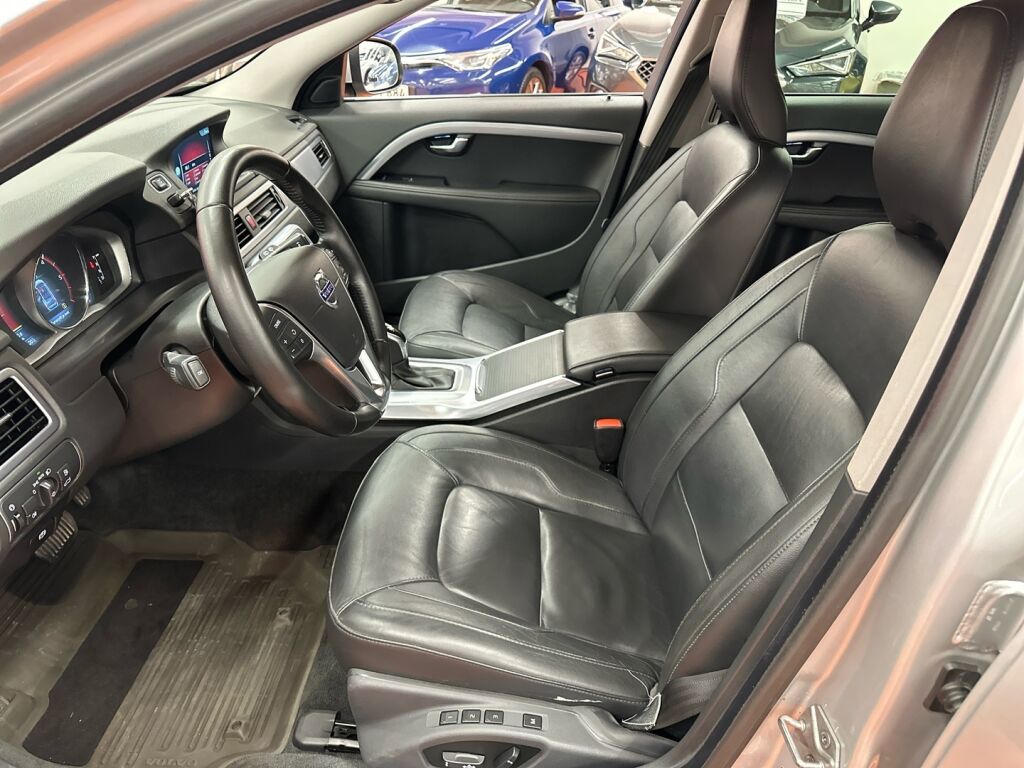 Volvo V70 2016 Harmaa