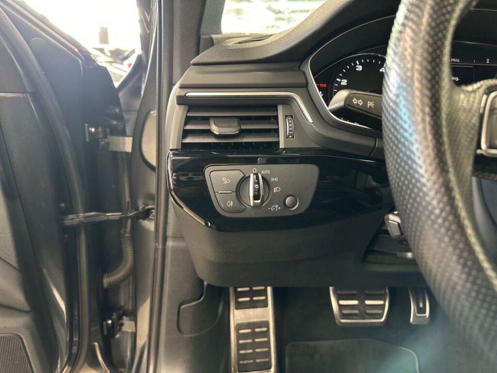 Audi A4 2016 Harmaa