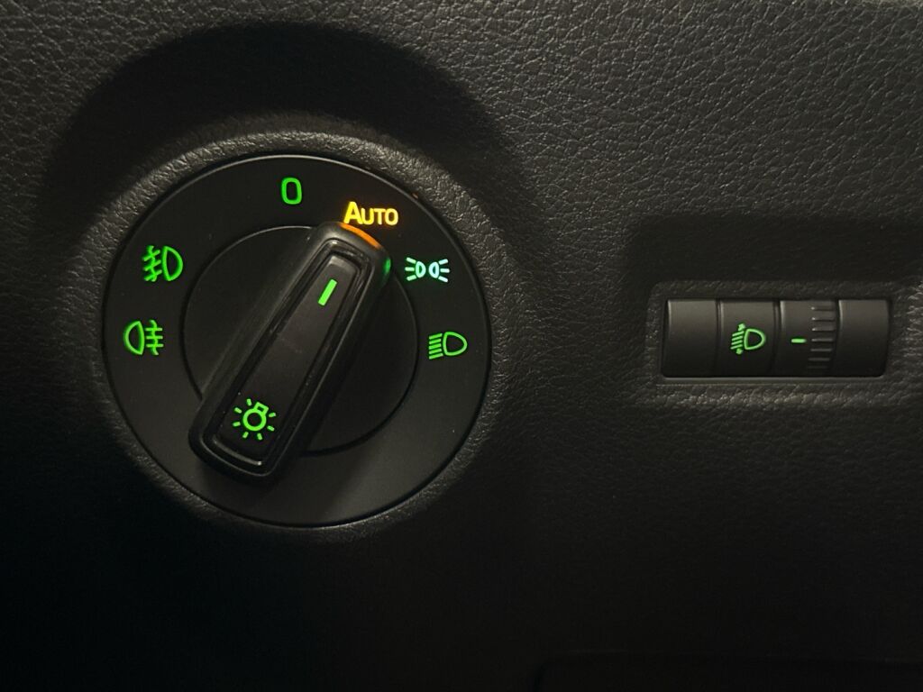 Skoda Fabia 2016 Valkoinen