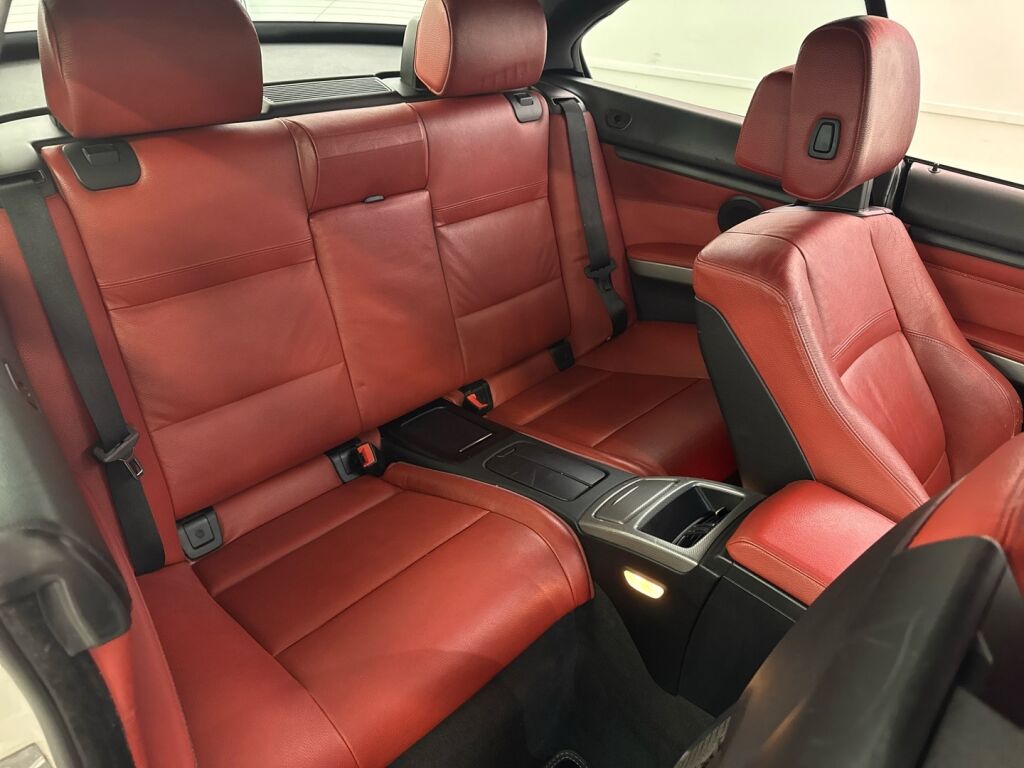 BMW 320 2011 Valkoinen