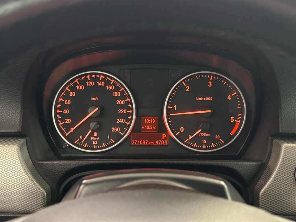 BMW 320 2011 Valkoinen