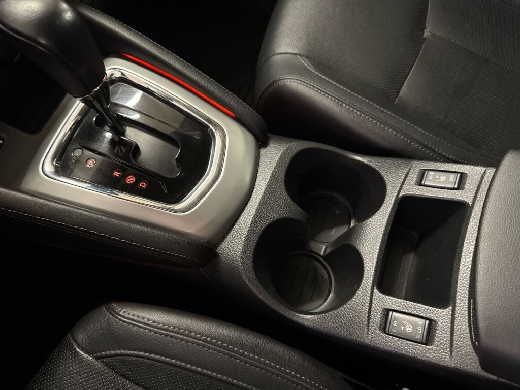 Nissan Qashqai 2016 Musta