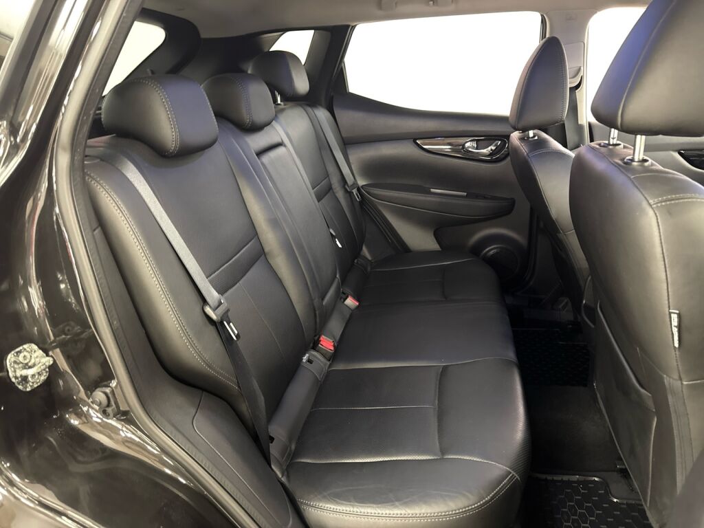 Nissan Qashqai 2016 Musta