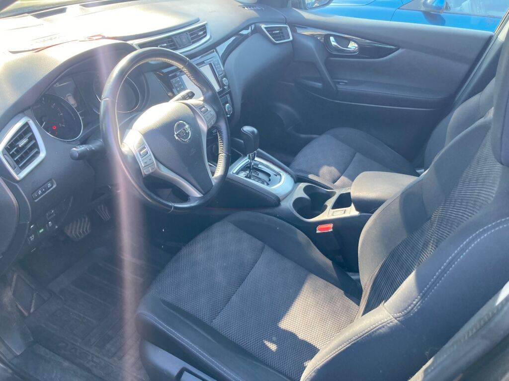 Nissan Qashqai 2016 Metallinhohto Ruskea (beige)