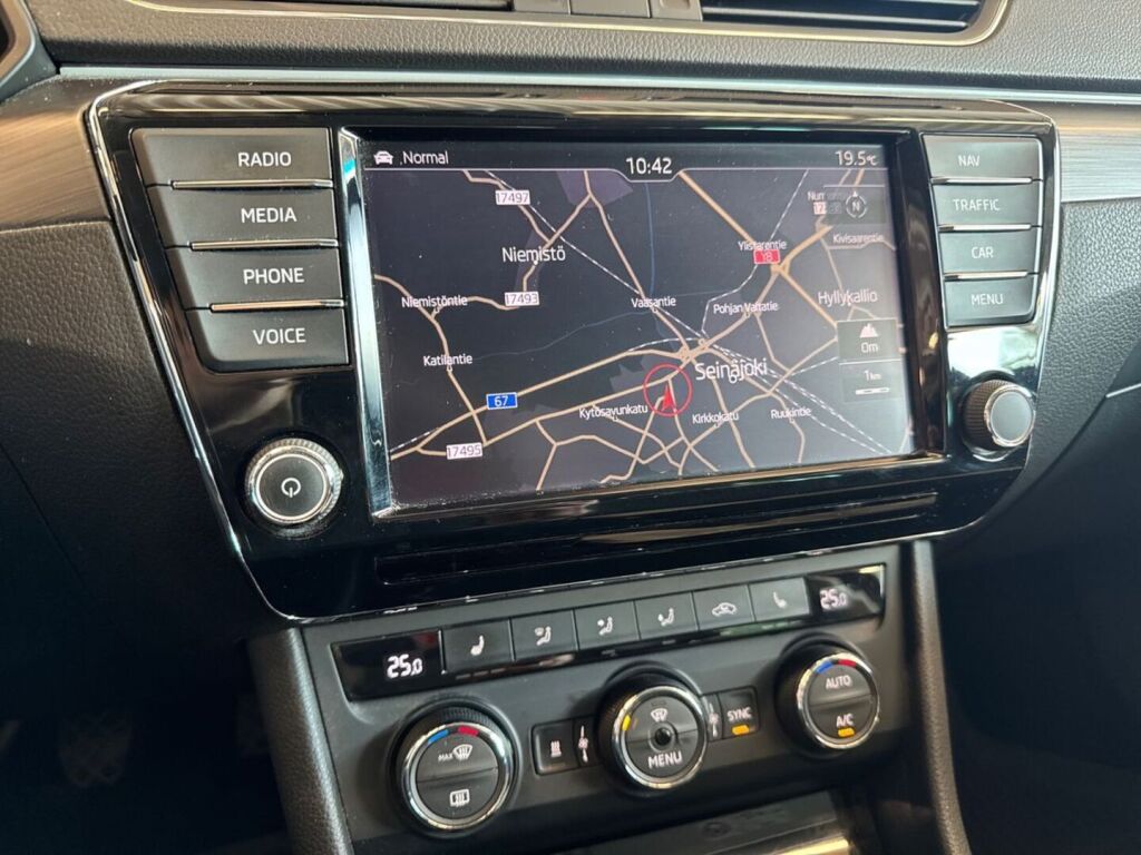 Skoda Superb 2016 Harmaa