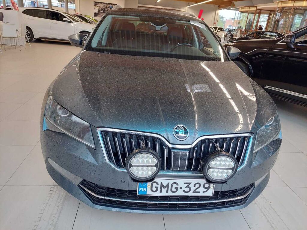 Skoda Superb 2016 Harmaa