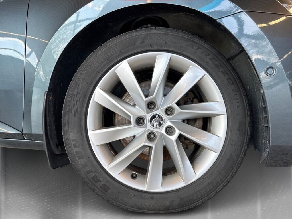 Skoda Superb 2016 Harmaa
