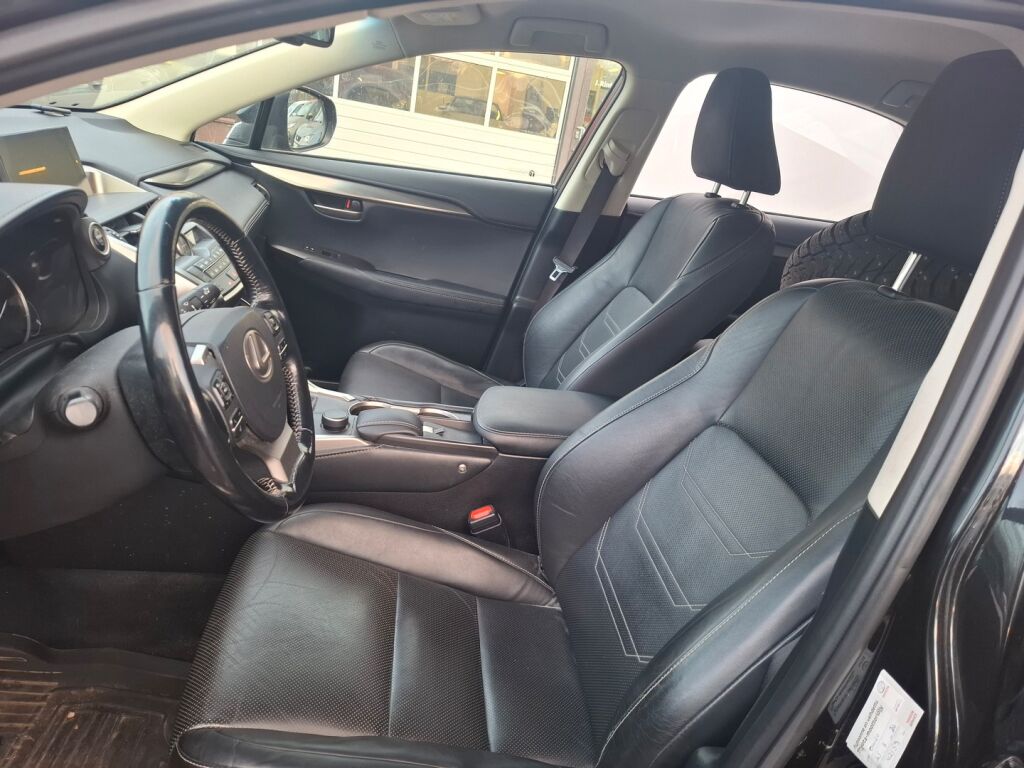 Lexus NX 2017 Musta