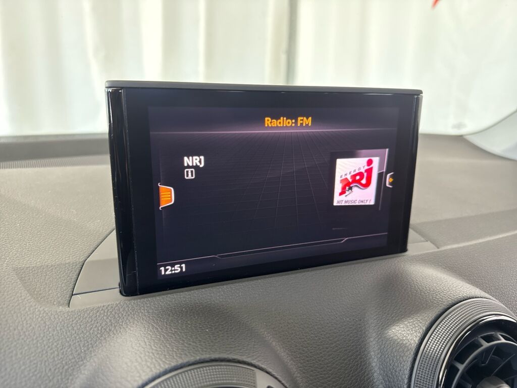 Audi Q2 2017 Valkoinen