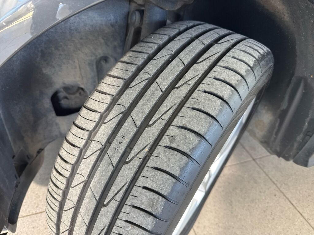 Audi Q2 2017 Valkoinen