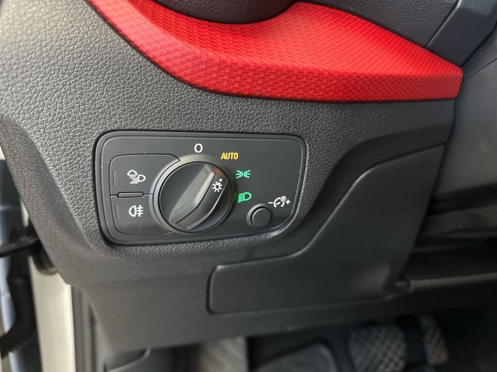 Audi Q2 2017 Valkoinen