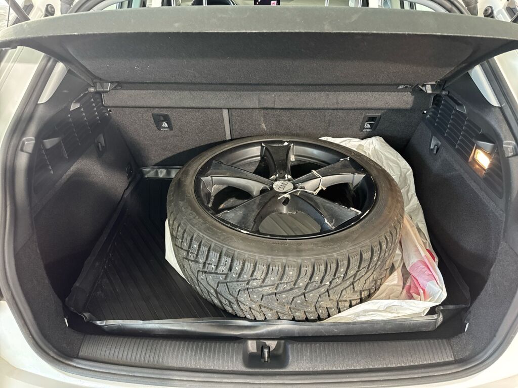 Audi Q2 2017 Valkoinen