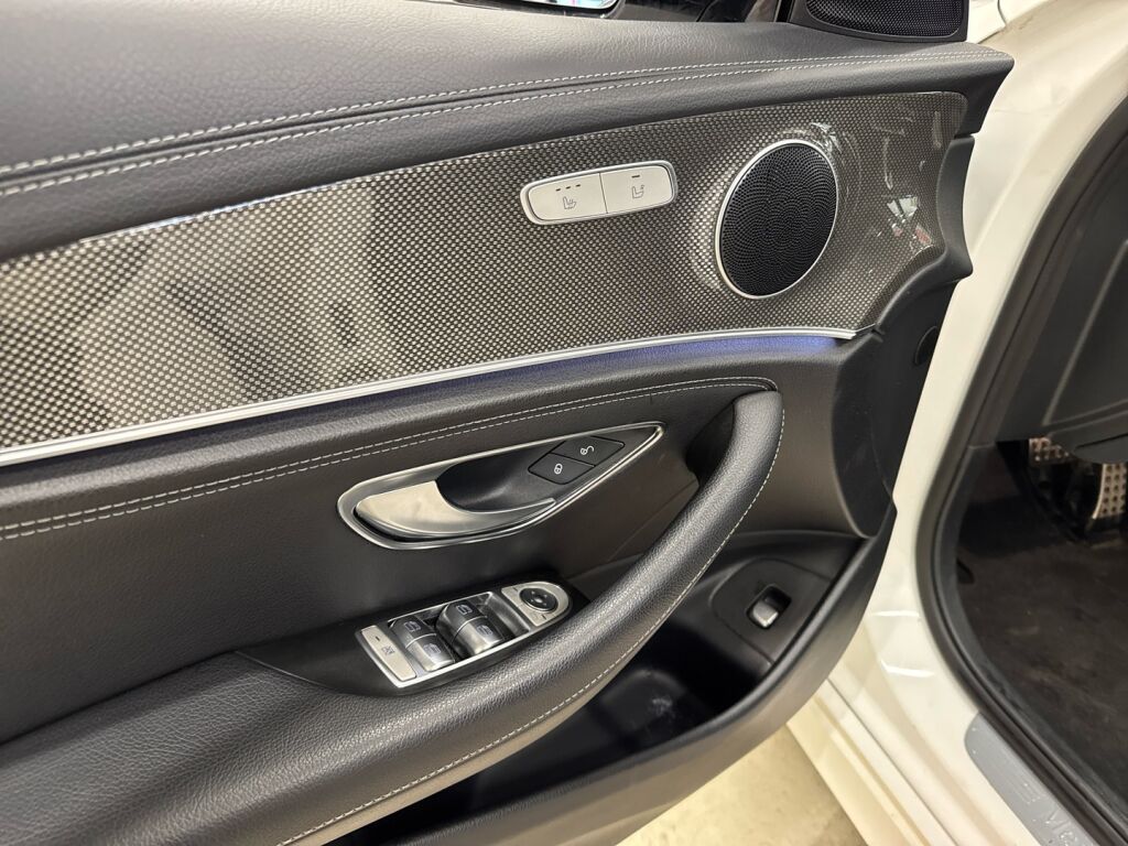 Mercedes-Benz E 2016 Valkoinen