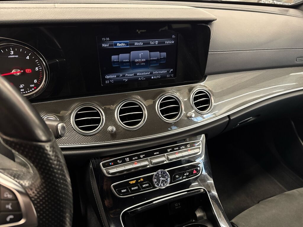 Mercedes-Benz E 2016 Valkoinen