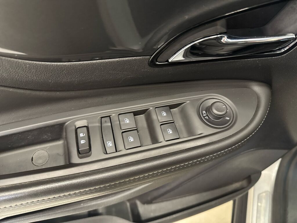 Opel Mokka 2017 Hopea