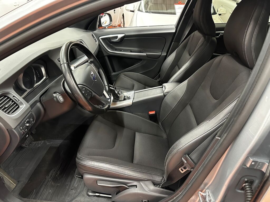 Volvo S60 2016 Harmaa