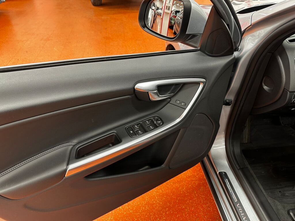 Volvo S60 2016 Harmaa