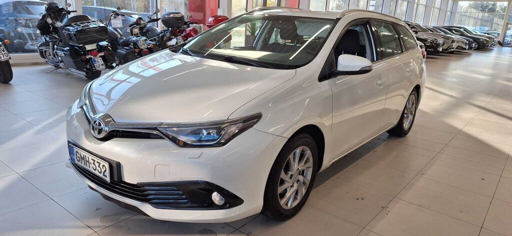 Toyota Auris 2017 Valkoinen
