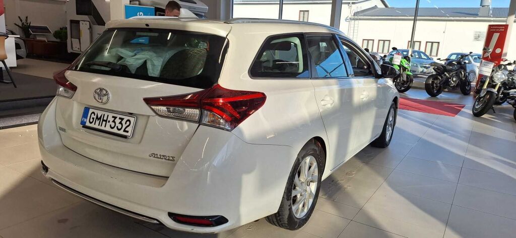 Toyota Auris 2017 Valkoinen