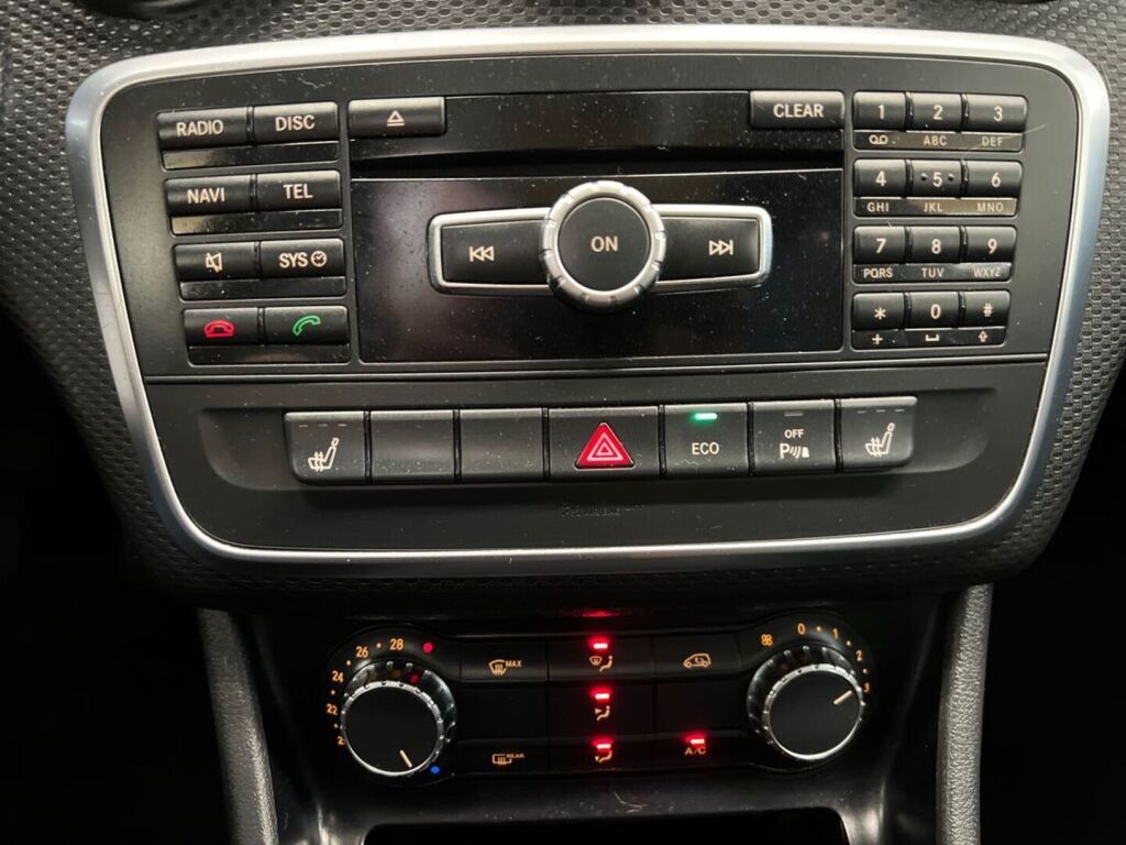 Mercedes-Benz A 2013 Musta
