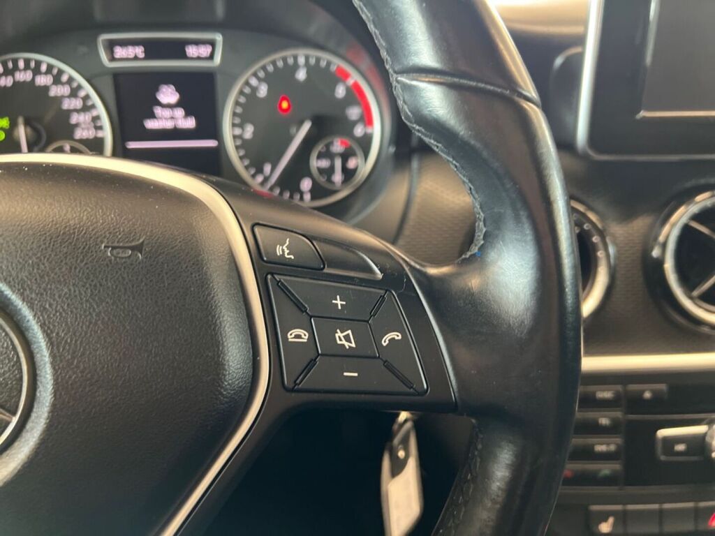 Mercedes-Benz A 2013 Musta