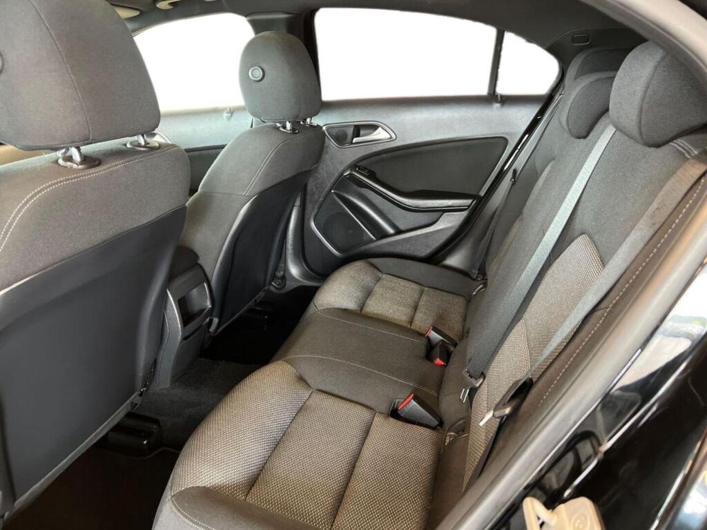 Mercedes-Benz A 2013 Musta
