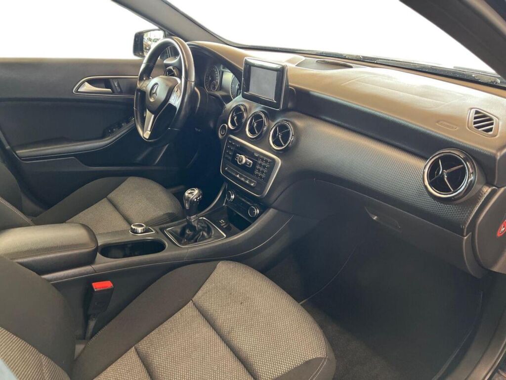 Mercedes-Benz A 2013 Musta