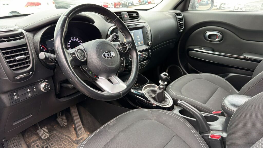 Kia Soul 2017 Ruskea (beige)