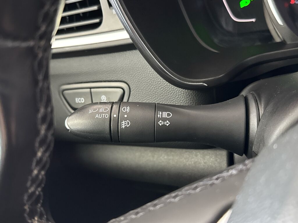 Renault Kadjar 2016 Musta