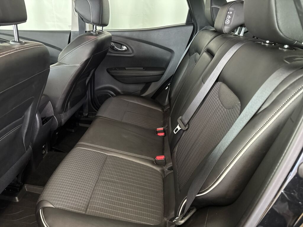 Renault Kadjar 2016 Musta