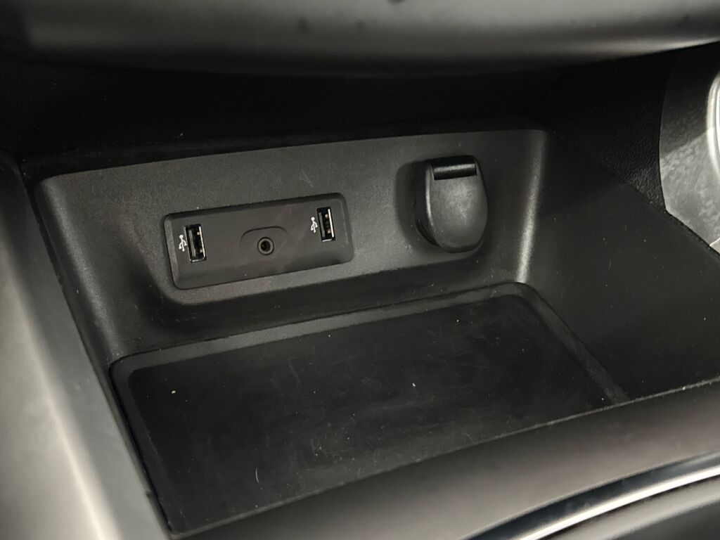 Renault Kadjar 2016 Musta