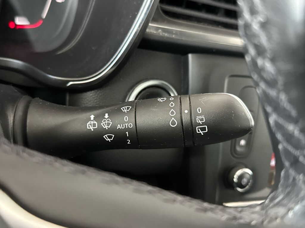 Renault Kadjar 2016 Musta