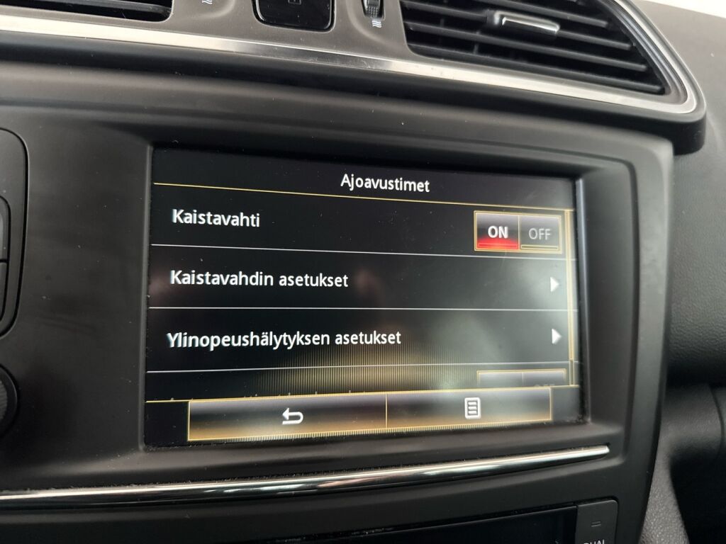 Renault Kadjar 2016 Musta