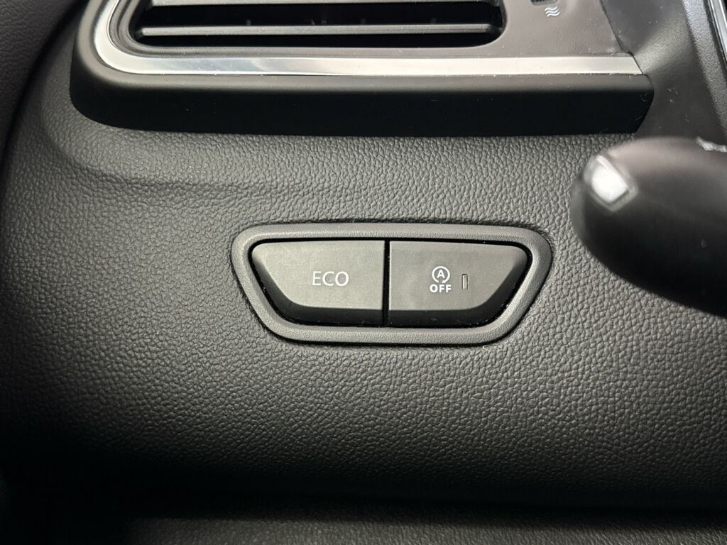 Renault Kadjar 2016 Musta