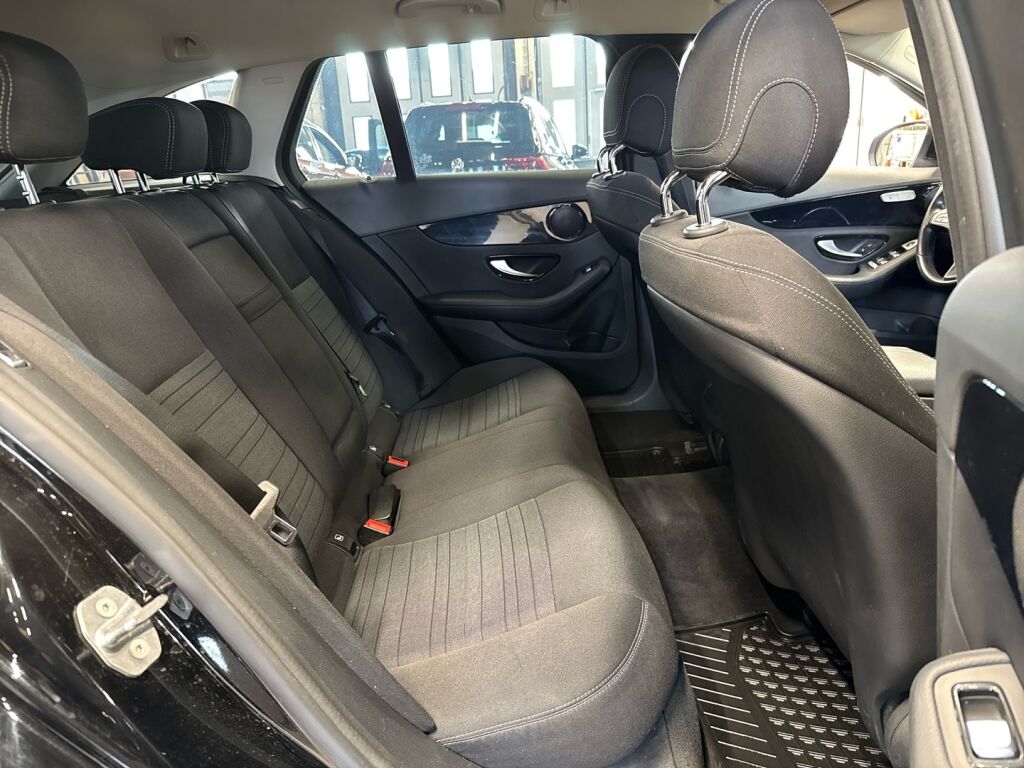 Mercedes-Benz C 2017 Musta