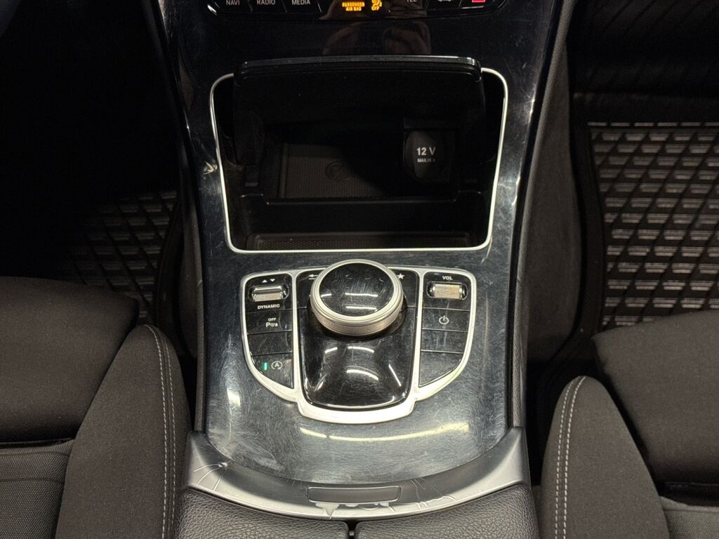 Mercedes-Benz C 2017 Musta