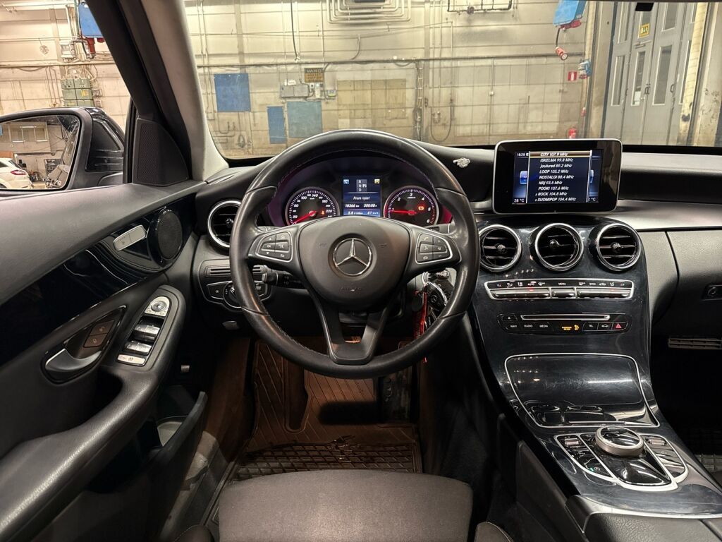 Mercedes-Benz C 2017 Musta