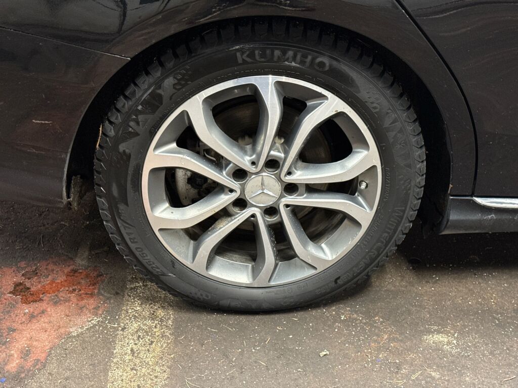 Mercedes-Benz C 2017 Musta