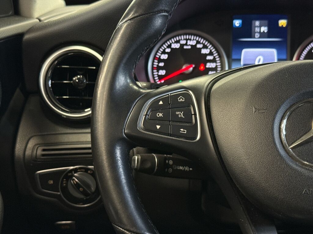 Mercedes-Benz C 2017 Musta